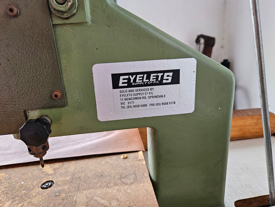 MANUAL FOOT OPERATED EYELETTING MACHINE MADE IN ITALY